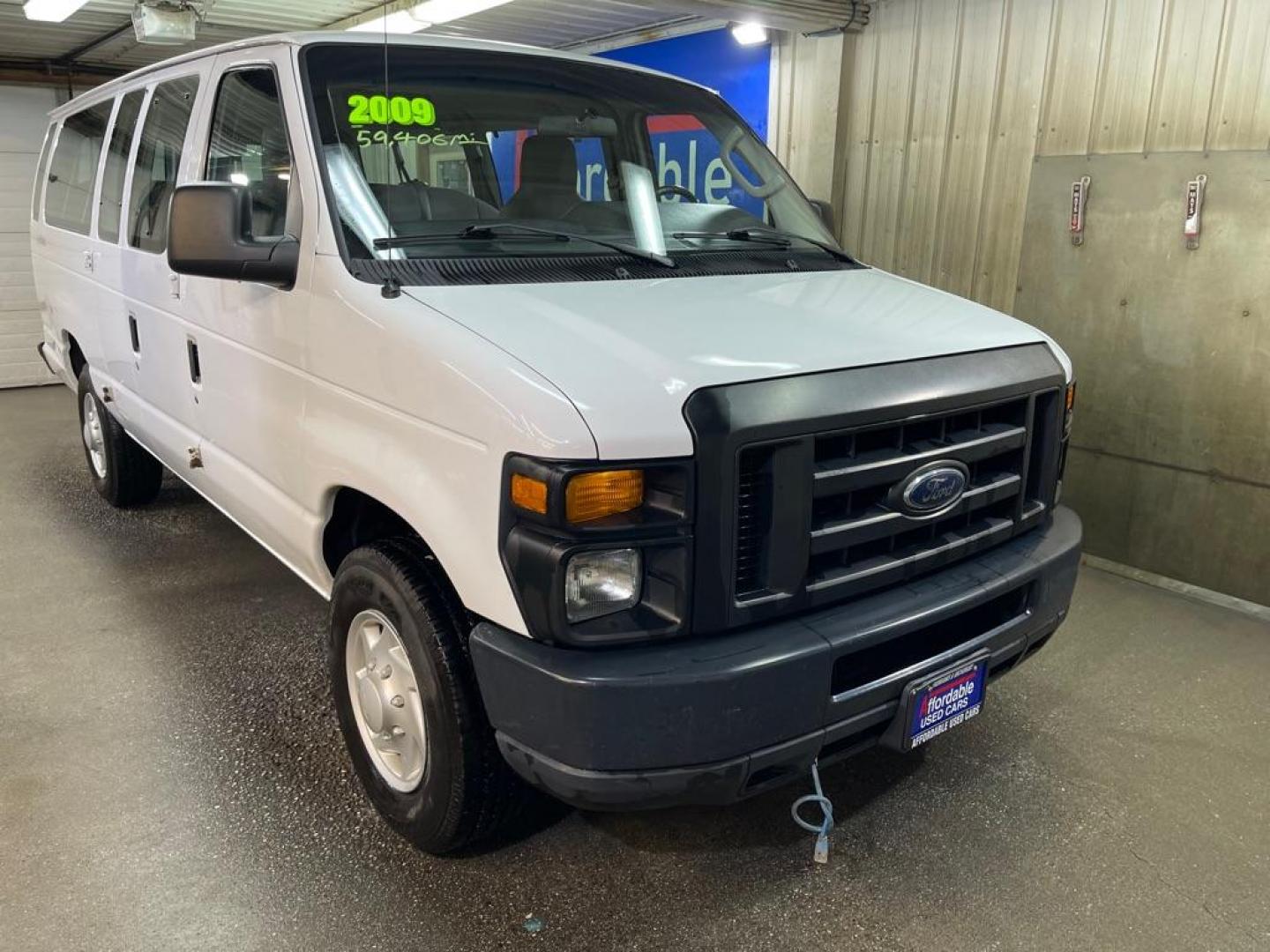 2009 WHITE /WHITE FORD ECONOLINE E350 SUPER DUTY (1FBSS31LX9D) with an 5.4L engine, Automatic transmission, located at 2525 S. Cushman, Fairbanks, AK, 99701, (907) 452-5707, 64.824036, -147.712311 - Photo#0