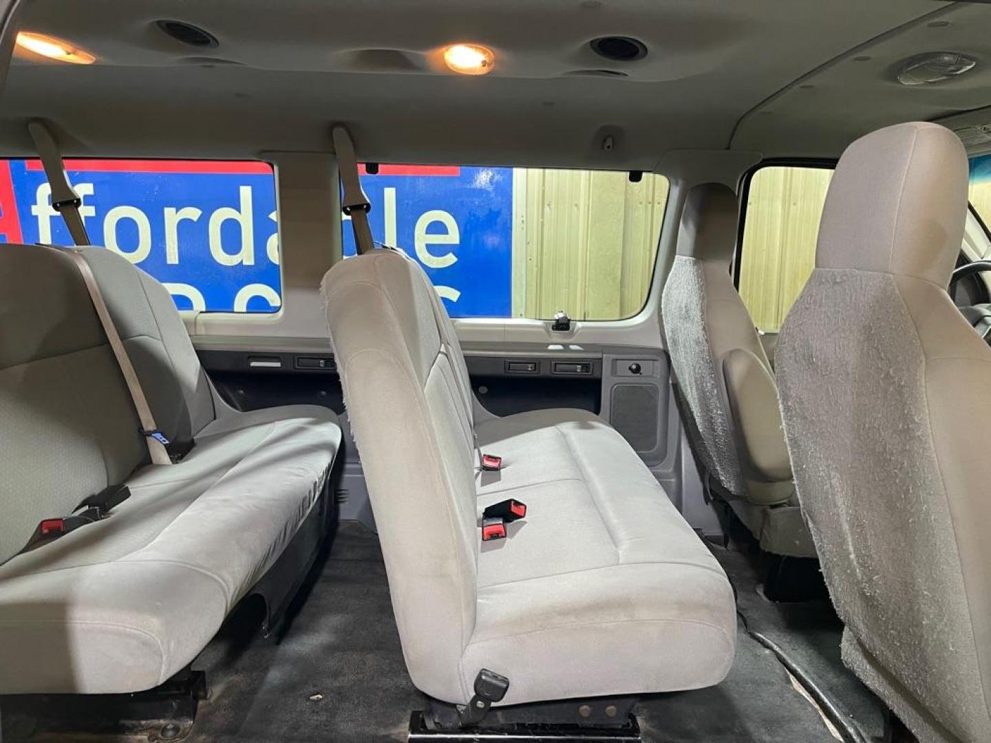 2009 WHITE /WHITE FORD ECONOLINE E350 SUPER DUTY (1FBSS31LX9D) with an 5.4L engine, Automatic transmission, located at 2525 S. Cushman, Fairbanks, AK, 99701, (907) 452-5707, 64.824036, -147.712311 - Photo#4