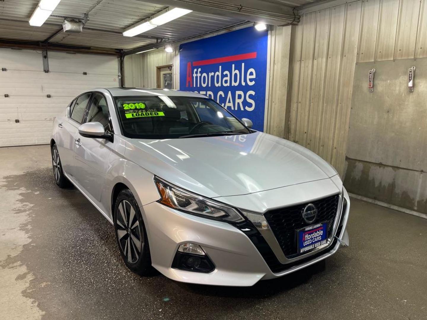 2019 SILVER NISSAN ALTIMA SL (1N4BL4EV9KC) with an 2.5L engine, Continuously Variable transmission, located at 2525 S. Cushman, Fairbanks, AK, 99701, (907) 452-5707, 64.824036, -147.712311 - Photo#0