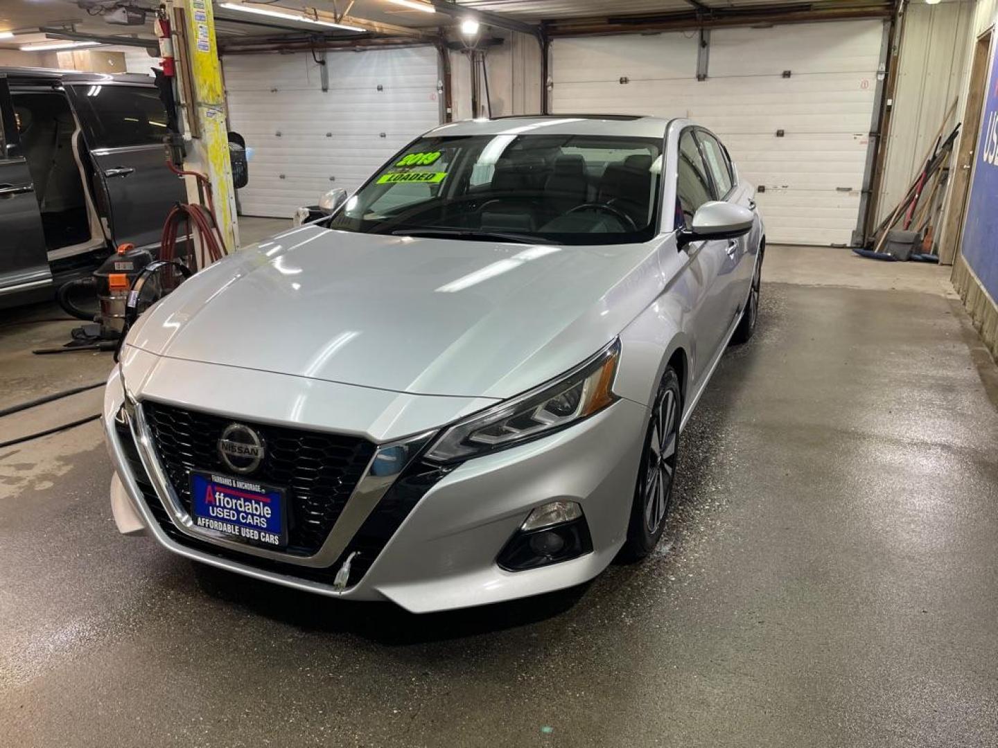 2019 SILVER NISSAN ALTIMA SL (1N4BL4EV9KC) with an 2.5L engine, Continuously Variable transmission, located at 2525 S. Cushman, Fairbanks, AK, 99701, (907) 452-5707, 64.824036, -147.712311 - Photo#1