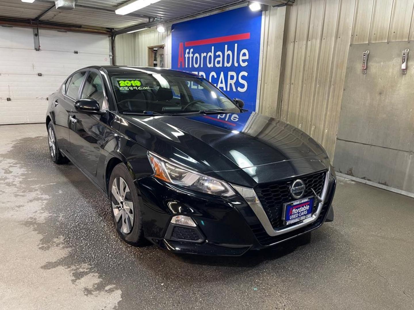 2019 BLACK NISSAN ALTIMA S (1N4BL4BV0KN) with an 2.5L engine, Continuously Variable transmission, located at 2525 S. Cushman, Fairbanks, AK, 99701, (907) 452-5707, 64.824036, -147.712311 - Photo#0