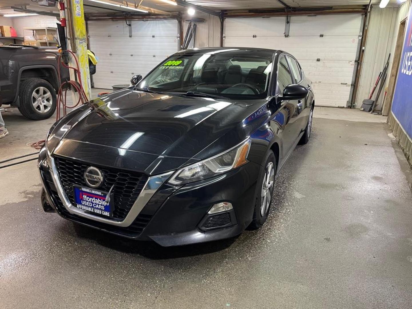 2019 BLACK NISSAN ALTIMA S (1N4BL4BV0KN) with an 2.5L engine, Continuously Variable transmission, located at 2525 S. Cushman, Fairbanks, AK, 99701, (907) 452-5707, 64.824036, -147.712311 - Photo#1