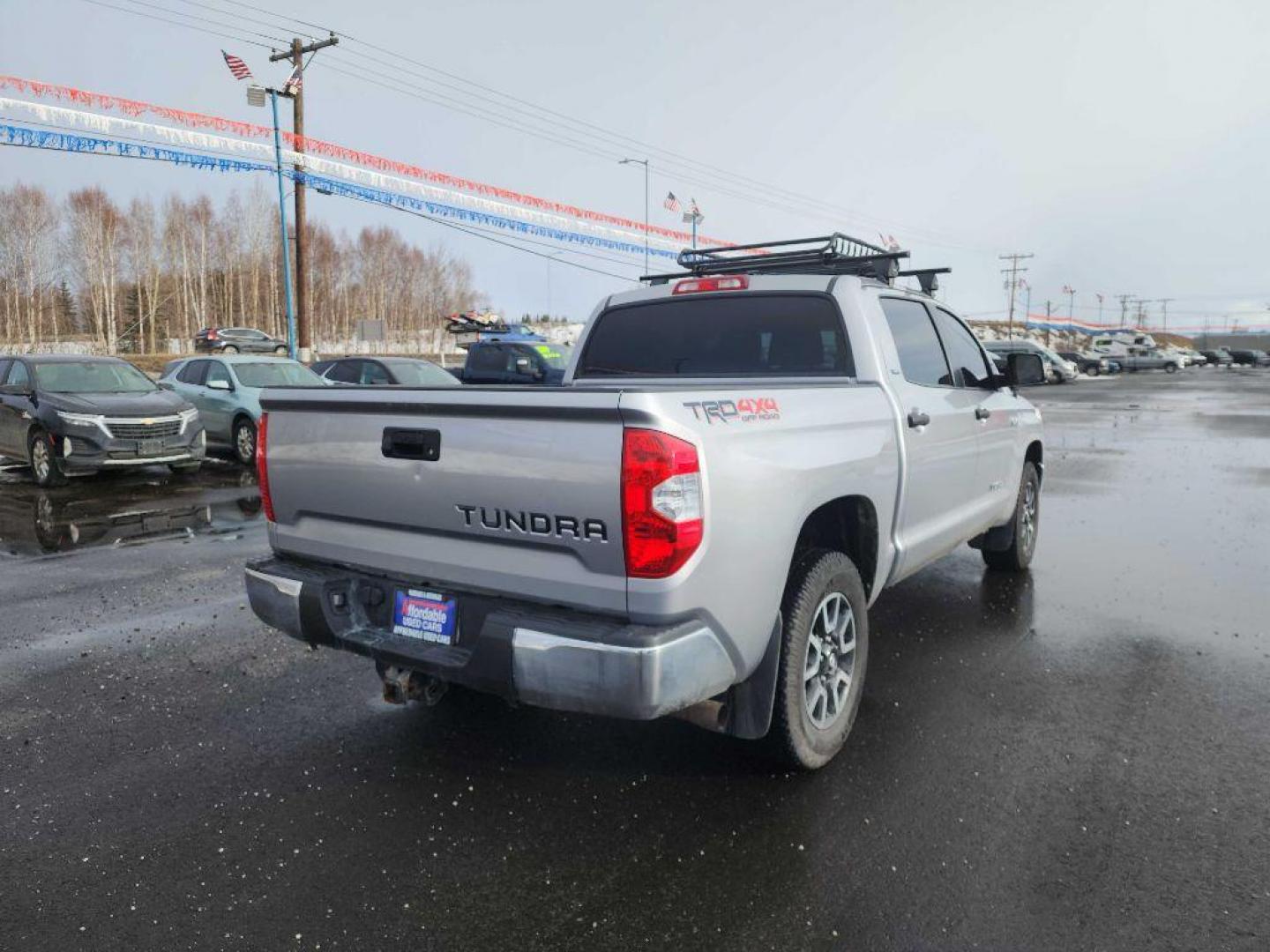 2017 SILVER TOYOTA TUNDRA CREWMAX SR5 (5TFDY5F13HX) with an 5.7L engine, Automatic transmission, located at 2525 S. Cushman, Fairbanks, AK, 99701, (907) 452-5707, 64.824036, -147.712311 - Photo#2