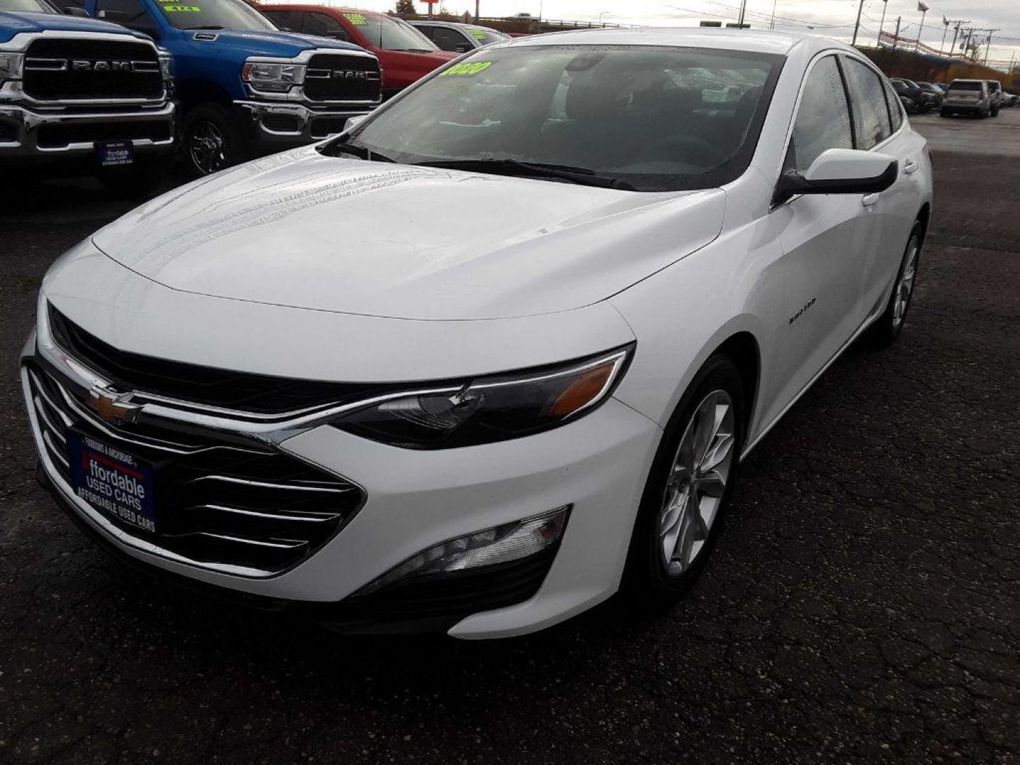 2020 WHITE CHEVROLET MALIBU LT (1G1ZD5ST8LF) with an 1.5L engine, Continuously Variable transmission, located at 2525 S. Cushman, Fairbanks, AK, 99701, (907) 452-5707, 64.824036, -147.712311 - Photo#2