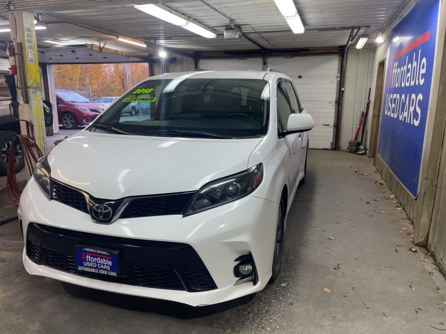 2018 WHITE TOYOTA SIENNA SE (5TDXZ3DC5JS) with an 3.5L engine, Automatic transmission, located at 2525 S. Cushman, Fairbanks, AK, 99701, (907) 452-5707, 64.824036, -147.712311 - Photo#1