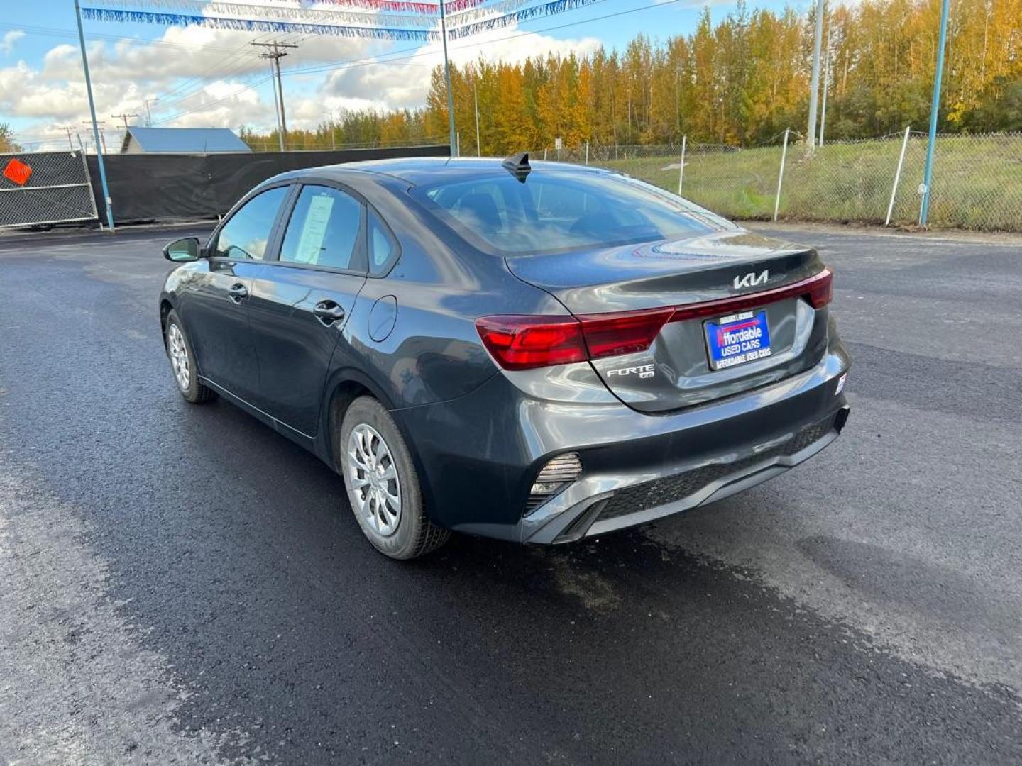 2022 BLUE KIA FORTE FE (3KPF24AD4NE) with an 2.0L engine, Automatic transmission, located at 2525 S. Cushman, Fairbanks, AK, 99701, (907) 452-5707, 64.824036, -147.712311 - Photo#3