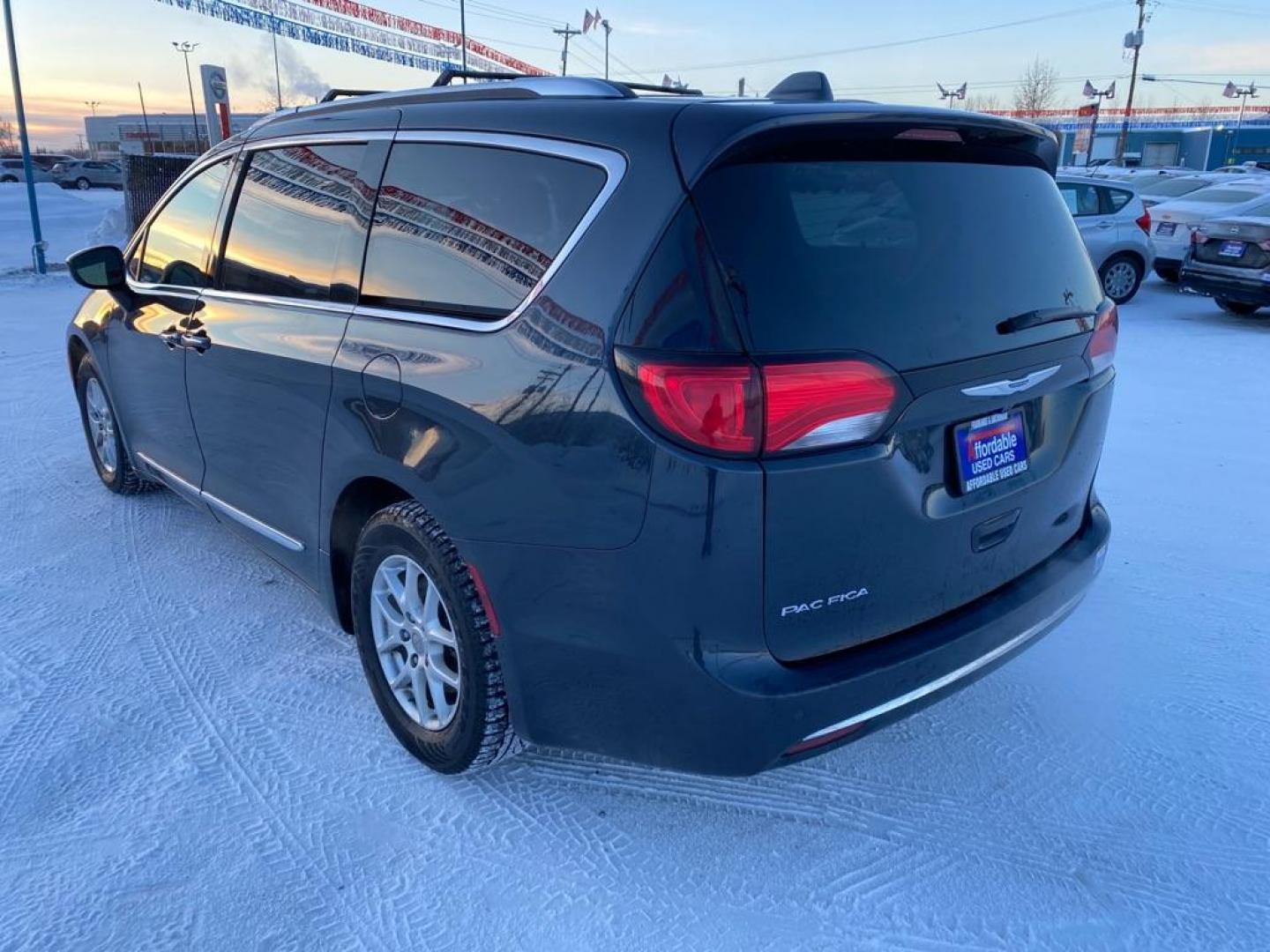 2020 BLACK CHRYSLER PACIFICA TOURING L (2C4RC1BGXLR) with an 3.6L engine, Automatic transmission, located at 2525 S. Cushman, Fairbanks, AK, 99701, (907) 452-5707, 64.824036, -147.712311 - Photo#3