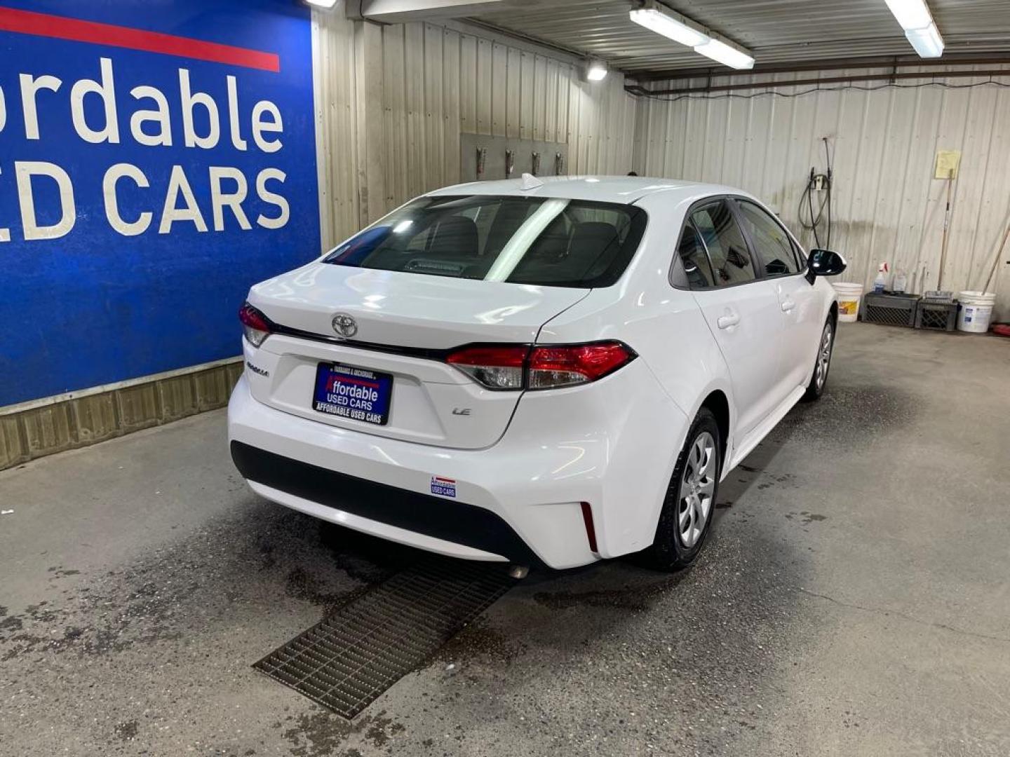 2021 WHITE TOYOTA COROLLA LE LE (5YFEPMAE2MP) with an 1.8L engine, Continuously Variable transmission, located at 2525 S. Cushman, Fairbanks, AK, 99701, (907) 452-5707, 64.824036, -147.712311 - Photo#2