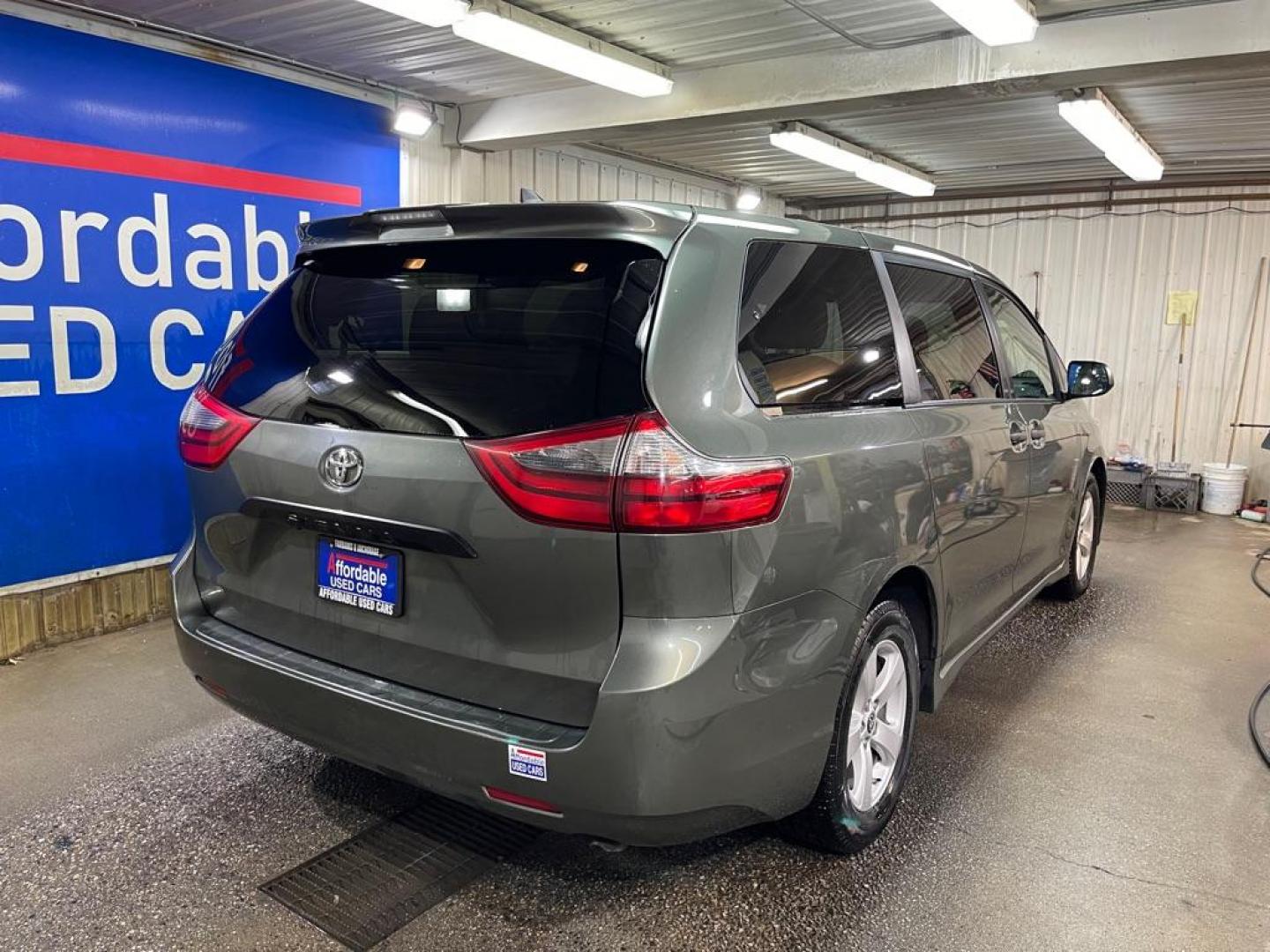 2020 GREEN TOYOTA SIENNA L (5TDZZ3DC6LS) with an 3.5L engine, Automatic transmission, located at 2525 S. Cushman, Fairbanks, AK, 99701, (907) 452-5707, 64.824036, -147.712311 - Photo#2