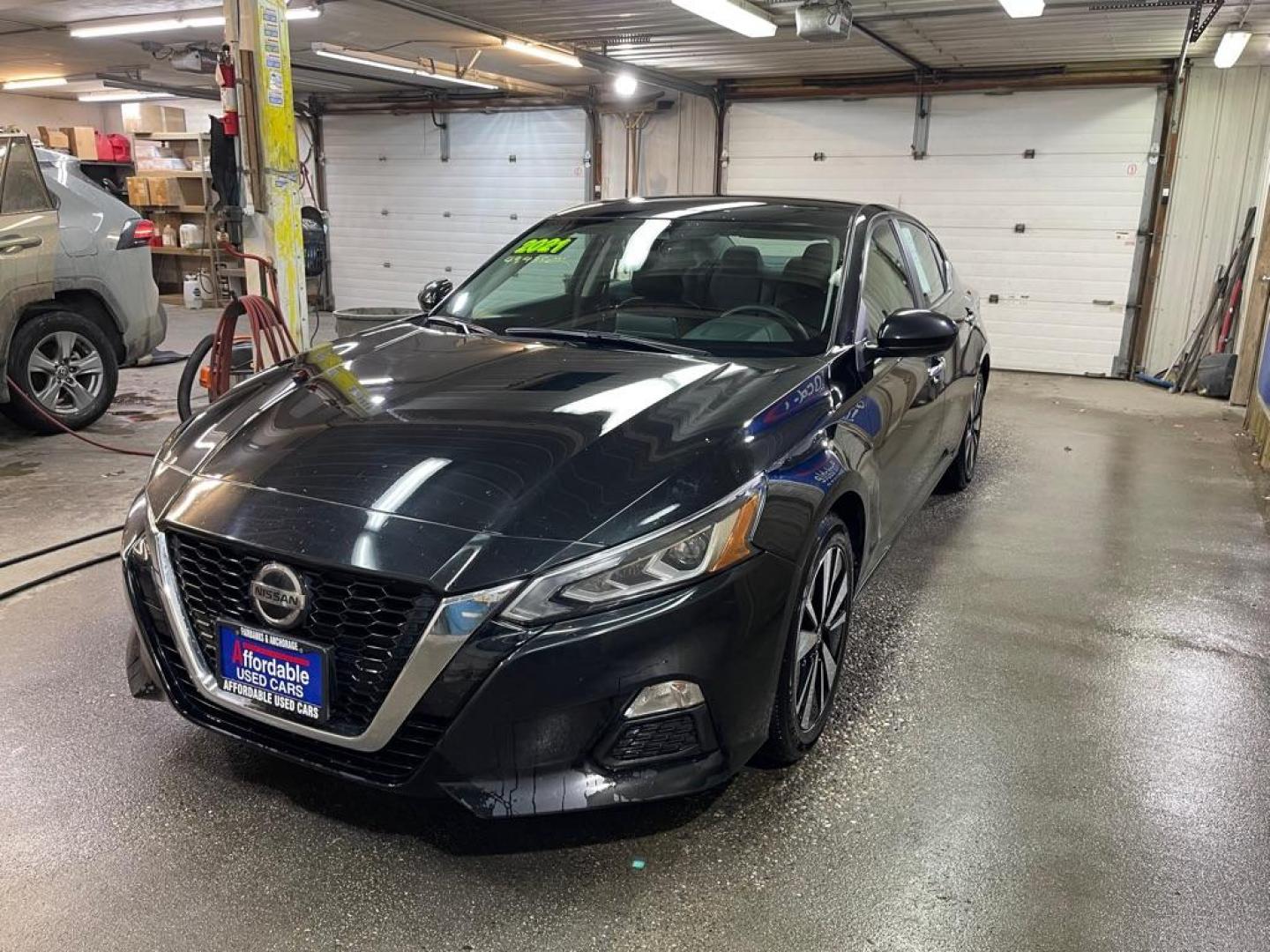 2021 BLACK NISSAN ALTIMA SV (1N4BL4DV0MN) with an 2.5L engine, Continuously Variable transmission, located at 2525 S. Cushman, Fairbanks, AK, 99701, (907) 452-5707, 64.824036, -147.712311 - Photo#1