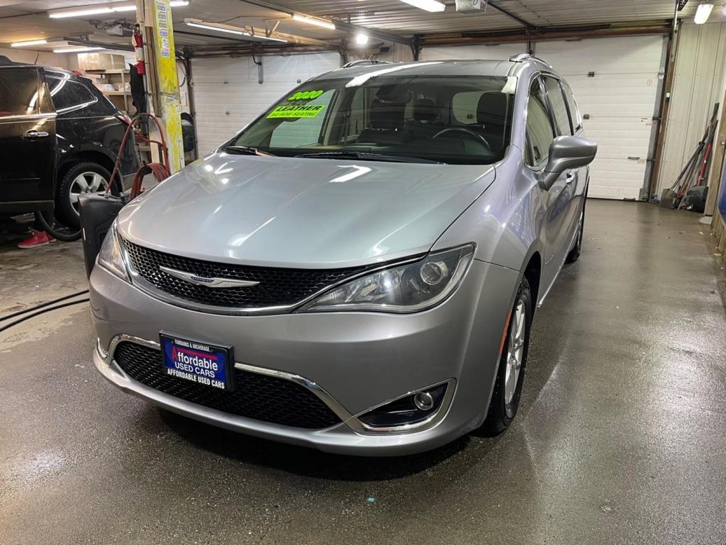 2020 SILVER CHRYSLER PACIFICA TOURING L (2C4RC1BG1LR) with an 3.6L engine, Automatic transmission, located at 2525 S. Cushman, Fairbanks, AK, 99701, (907) 452-5707, 64.824036, -147.712311 - Photo#1