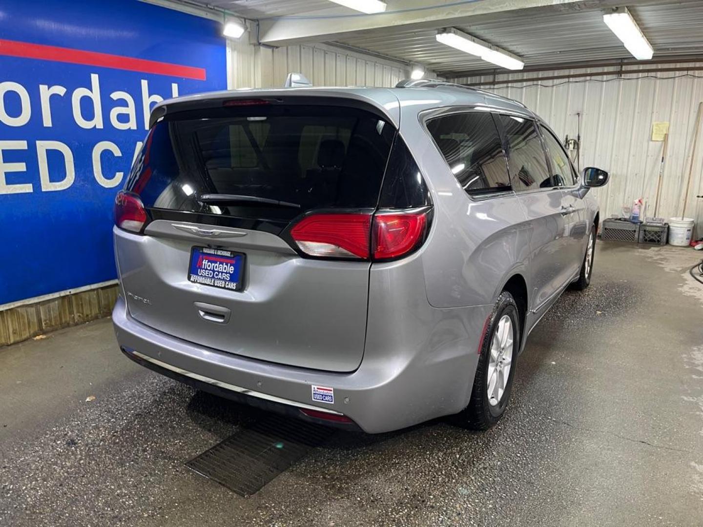 2020 SILVER CHRYSLER PACIFICA TOURING L (2C4RC1BG1LR) with an 3.6L engine, Automatic transmission, located at 2525 S. Cushman, Fairbanks, AK, 99701, (907) 452-5707, 64.824036, -147.712311 - Photo#2