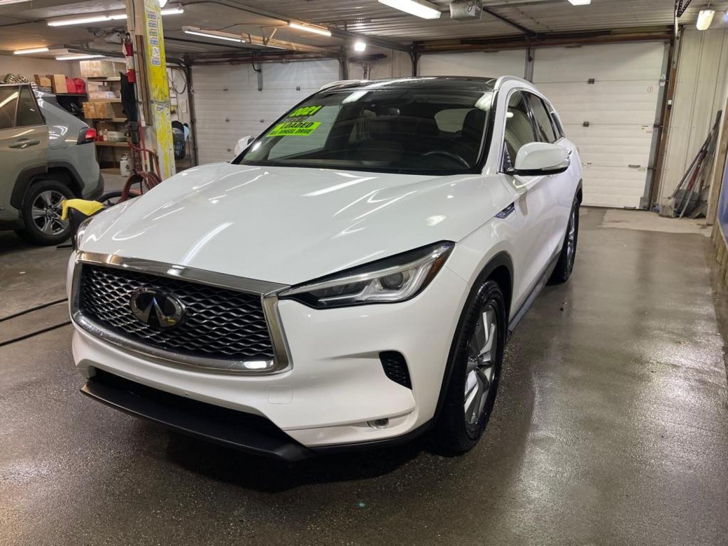 2021 WHITE INFINITI QX50 LUXE (3PCAJ5BB0MF) with an 2.0L engine, Continuously Variable transmission, located at 2525 S. Cushman, Fairbanks, AK, 99701, (907) 452-5707, 64.824036, -147.712311 - Photo#1