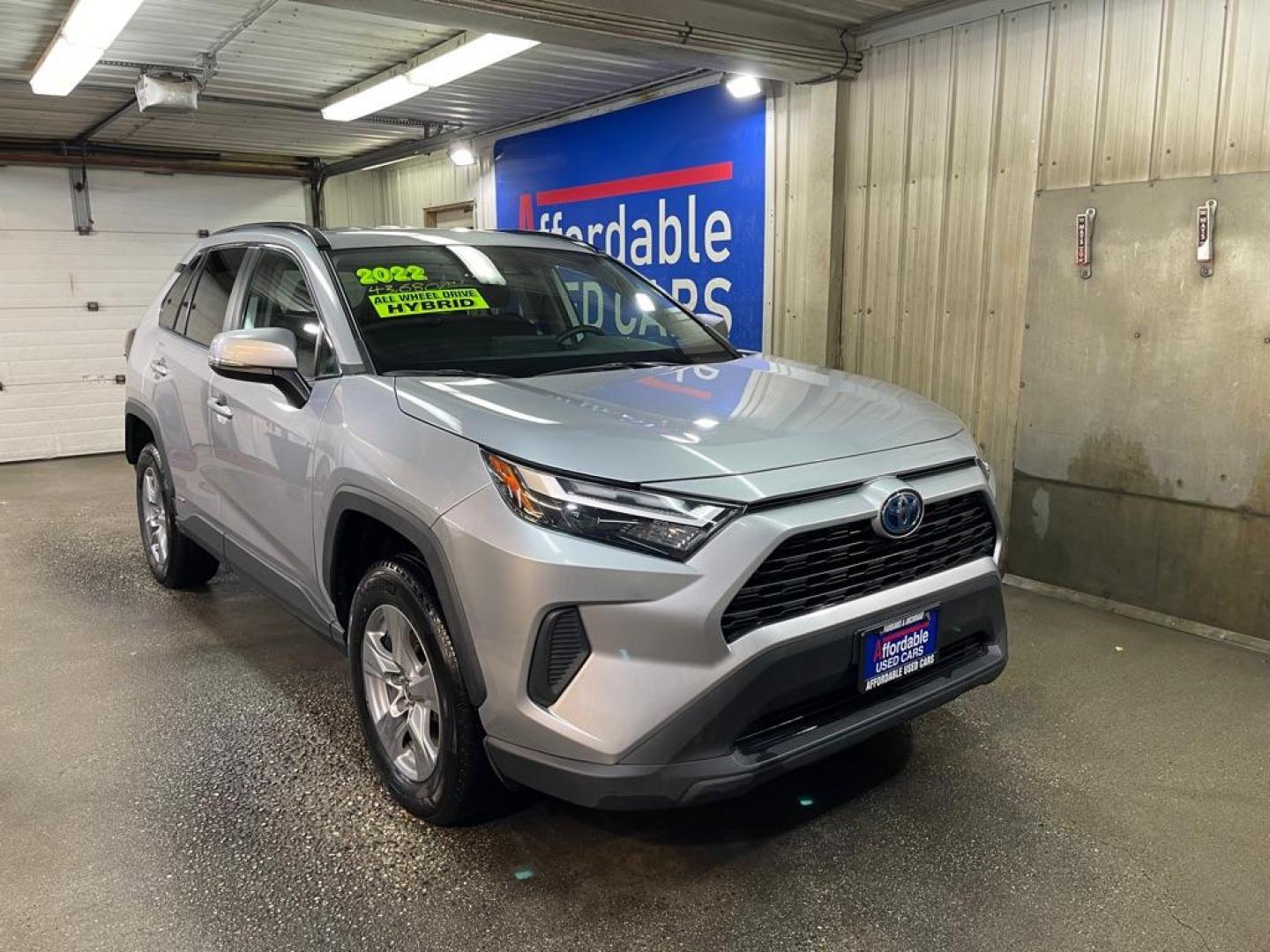 2022 SILVER TOYOTA RAV4 XLE HYBRID XLE (4T3RWRFV4NU) with an 2.5L engine, Continuously Variable transmission, located at 2525 S. Cushman, Fairbanks, AK, 99701, (907) 452-5707, 64.824036, -147.712311 - Photo#0