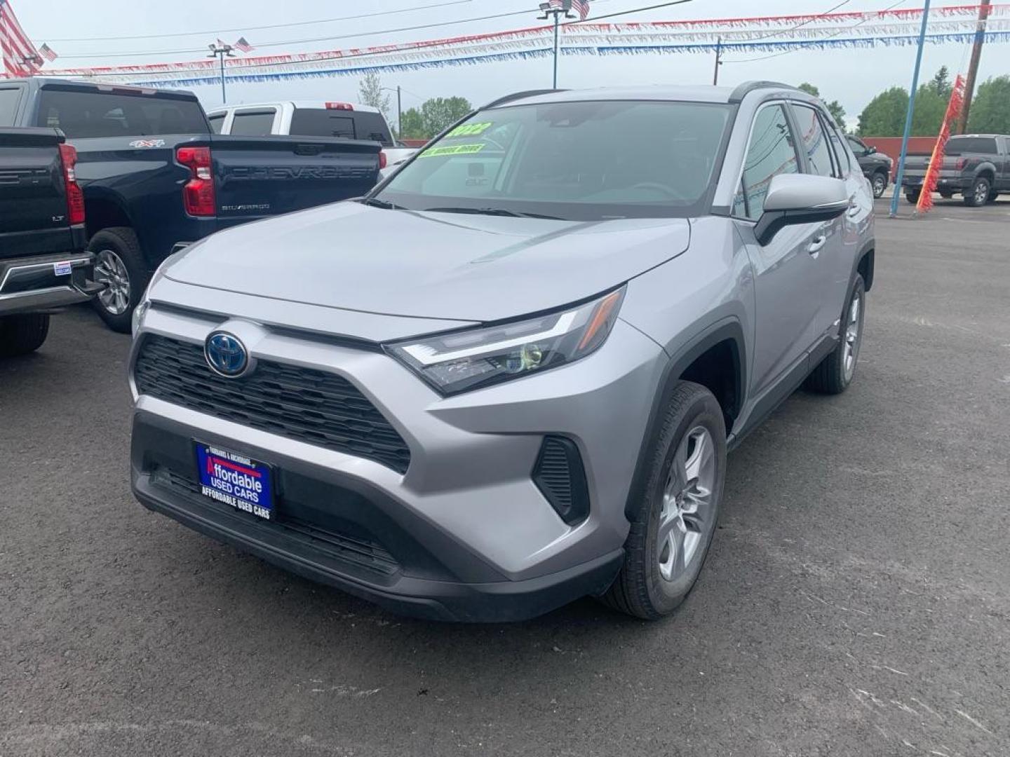 2022 SILVER TOYOTA RAV4 XLE HYBRID XLE (4T3RWRFVXNU) with an 2.5L engine, Continuously Variable transmission, located at 2525 S. Cushman, Fairbanks, AK, 99701, (907) 452-5707, 64.824036, -147.712311 - Photo#0