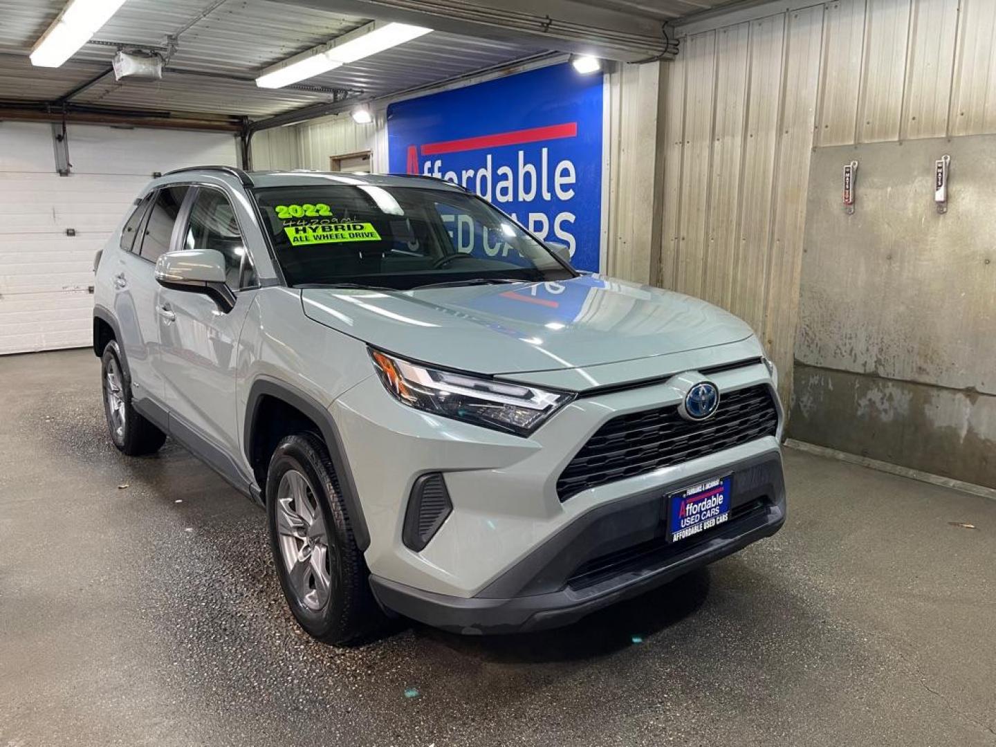 2022 GRAY TOYOTA RAV4 XLE HYBRID XLE (4T3RWRFV7NU) with an 2.5L engine, Continuously Variable transmission, located at 2525 S. Cushman, Fairbanks, AK, 99701, (907) 452-5707, 64.824036, -147.712311 - Photo#0