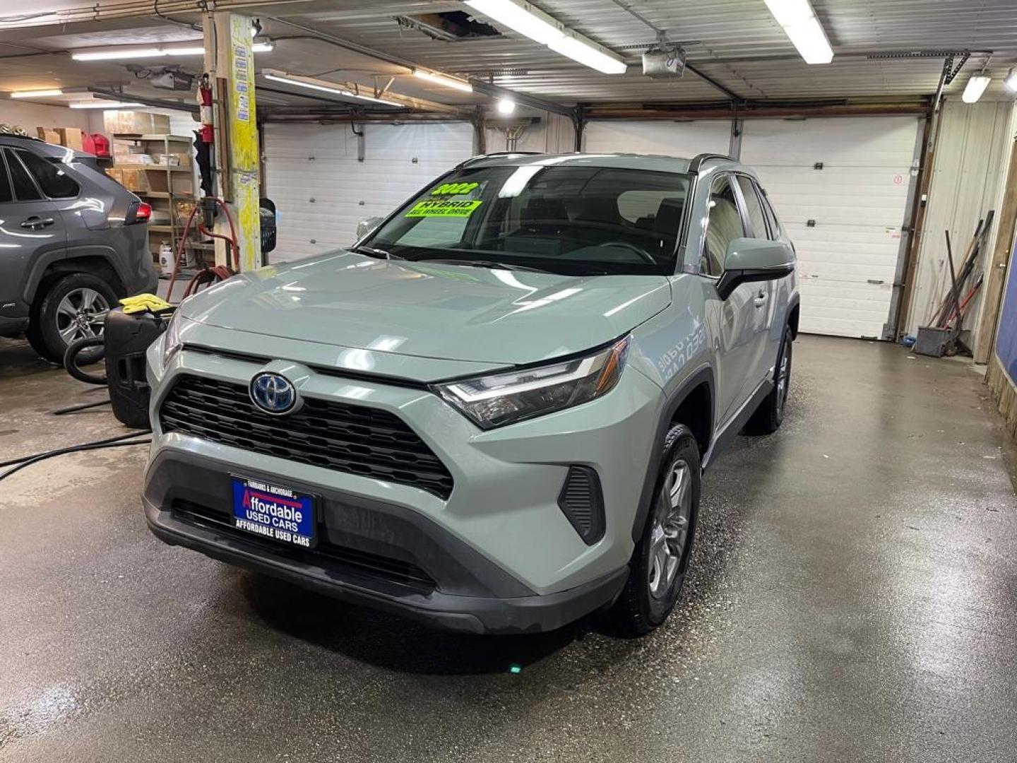 2022 GRAY TOYOTA RAV4 XLE HYBRID XLE (4T3RWRFV7NU) with an 2.5L engine, Continuously Variable transmission, located at 2525 S. Cushman, Fairbanks, AK, 99701, (907) 452-5707, 64.824036, -147.712311 - Photo#1