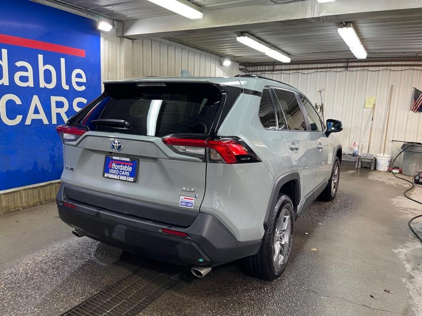 2022 GRAY TOYOTA RAV4 XLE HYBRID XLE (4T3RWRFV7NU) with an 2.5L engine, Continuously Variable transmission, located at 2525 S. Cushman, Fairbanks, AK, 99701, (907) 452-5707, 64.824036, -147.712311 - Photo#2