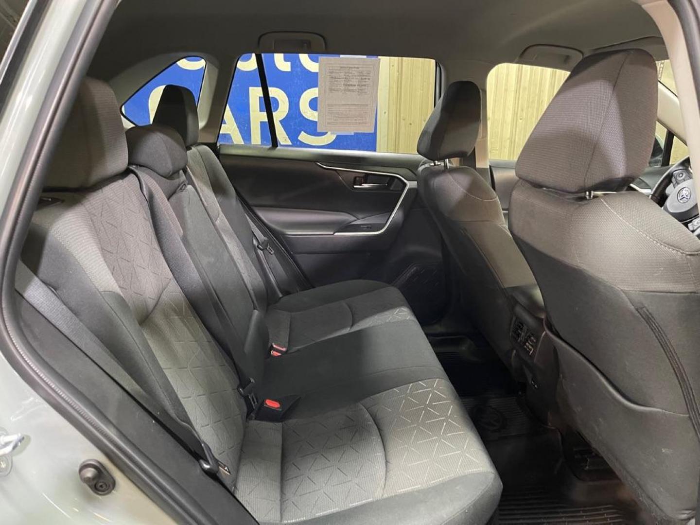 2022 GRAY TOYOTA RAV4 XLE HYBRID XLE (4T3RWRFV7NU) with an 2.5L engine, Continuously Variable transmission, located at 2525 S. Cushman, Fairbanks, AK, 99701, (907) 452-5707, 64.824036, -147.712311 - Photo#4