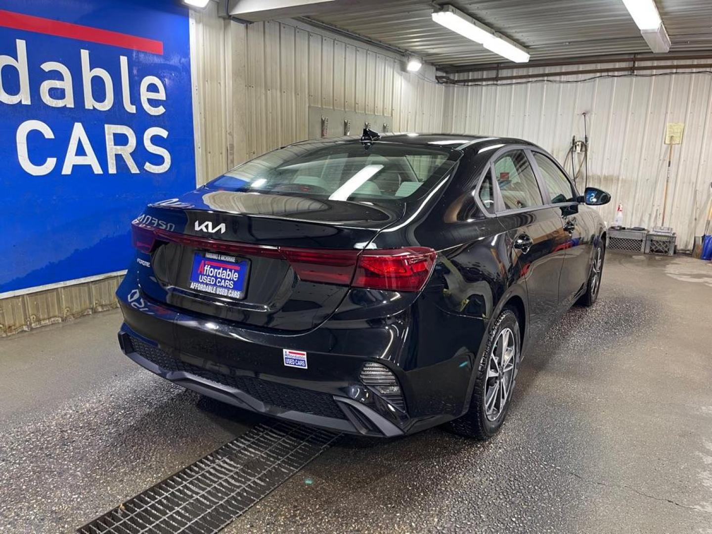 2022 BLACK KIA FORTE FE (3KPF24ADXNE) with an 2.0L engine, Continuously Variable transmission, located at 2525 S. Cushman, Fairbanks, AK, 99701, (907) 452-5707, 64.824036, -147.712311 - Photo#2