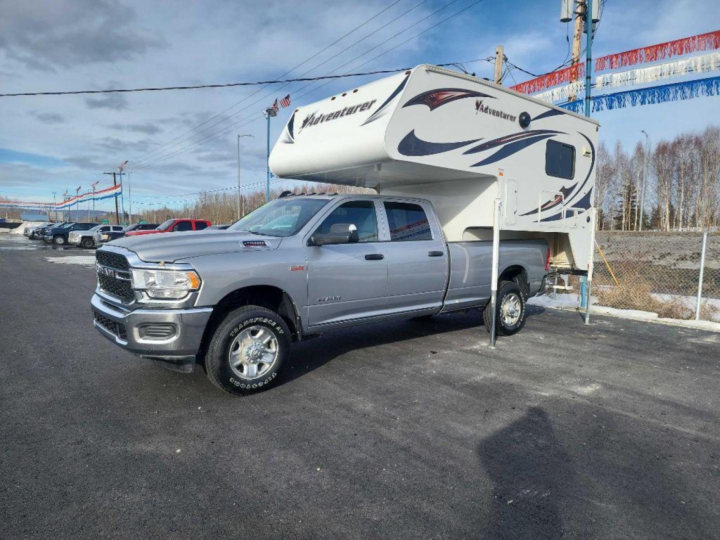 2018 WHITE ADVENTURER CAMPER CABOVER (18763) , Automatic transmission, located at 2525 S. Cushman, Fairbanks, AK, 99701, (907) 452-5707, 64.824036, -147.712311 - Photo#8