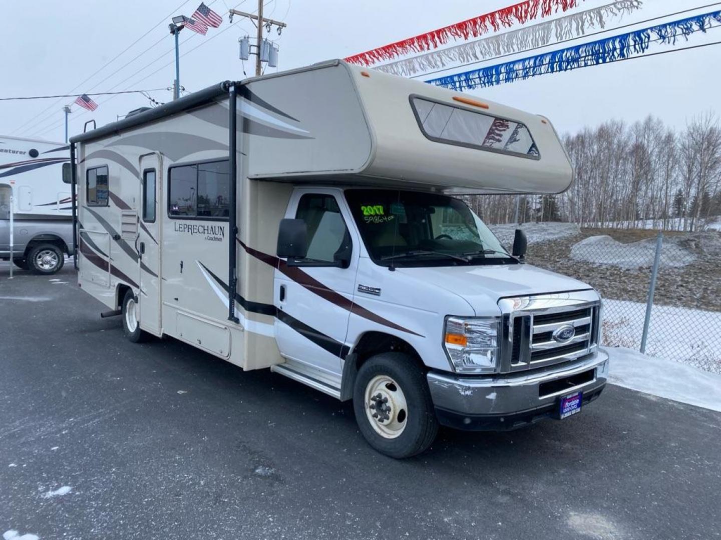 2017 WHITE FORD ECONOLINE E350 SUPER DUTY CUTAWAY VAN (1FDWE3FS5HD) with an 6.8L engine, Automatic transmission, located at 2525 S. Cushman, Fairbanks, AK, 99701, (907) 452-5707, 64.824036, -147.712311 - Photo#0