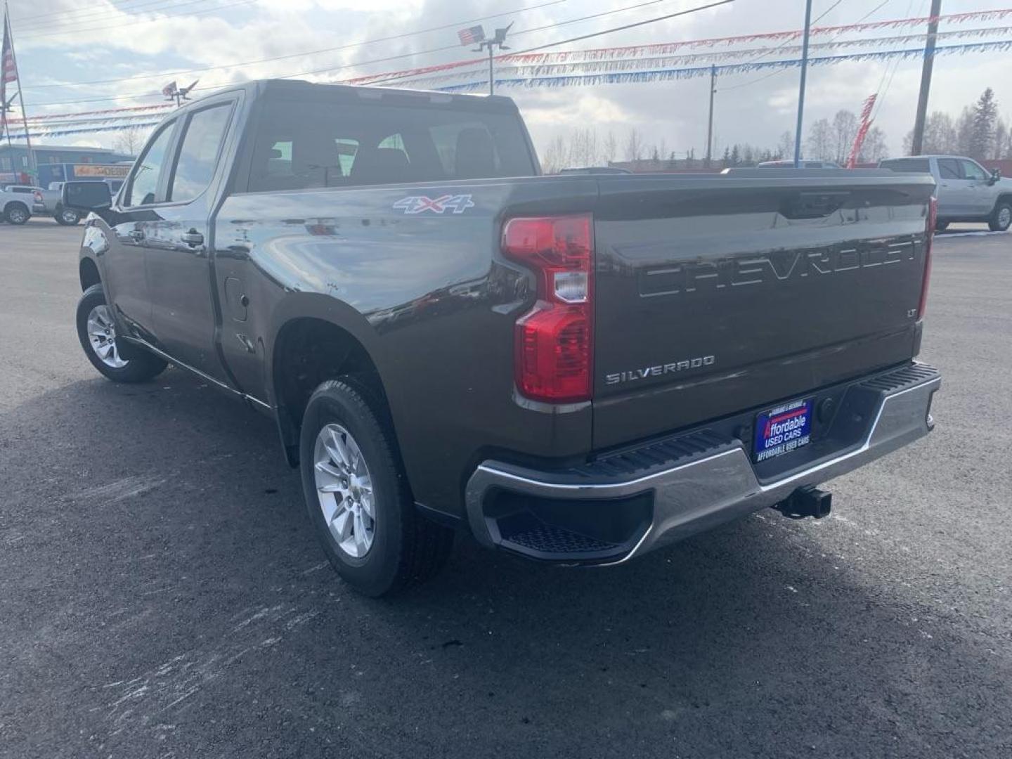 2023 BRONZE CHEVROLET SILVERADO 1500 LT (1GCUDDED3PZ) with an 5.3L engine, Automatic transmission, located at 2525 S. Cushman, Fairbanks, AK, 99701, (907) 452-5707, 64.824036, -147.712311 - Photo#2