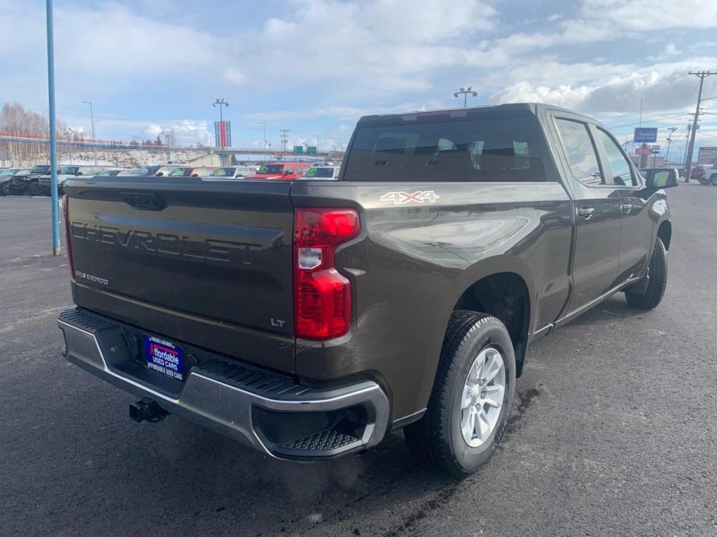 2023 BRONZE CHEVROLET SILVERADO 1500 LT (1GCUDDED3PZ) with an 5.3L engine, Automatic transmission, located at 2525 S. Cushman, Fairbanks, AK, 99701, (907) 452-5707, 64.824036, -147.712311 - Photo#3