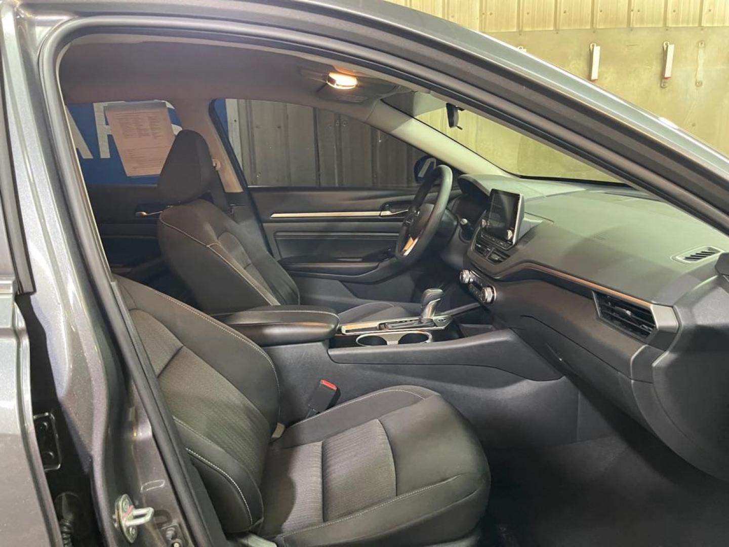 2021 GRAY NISSAN ALTIMA SV (1N4BL4DV5MN) with an 2.5L engine, Continuously Variable transmission, located at 2525 S. Cushman, Fairbanks, AK, 99701, (907) 452-5707, 64.824036, -147.712311 - Photo#3
