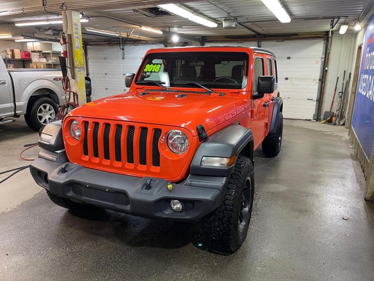 2018 ORANGE JEEP WRANGLER UNLIMI SPORT (1C4HJXDG9JW) with an 3.6L engine, Automatic transmission, located at 2525 S. Cushman, Fairbanks, AK, 99701, (907) 452-5707, 64.824036, -147.712311 - Photo#1