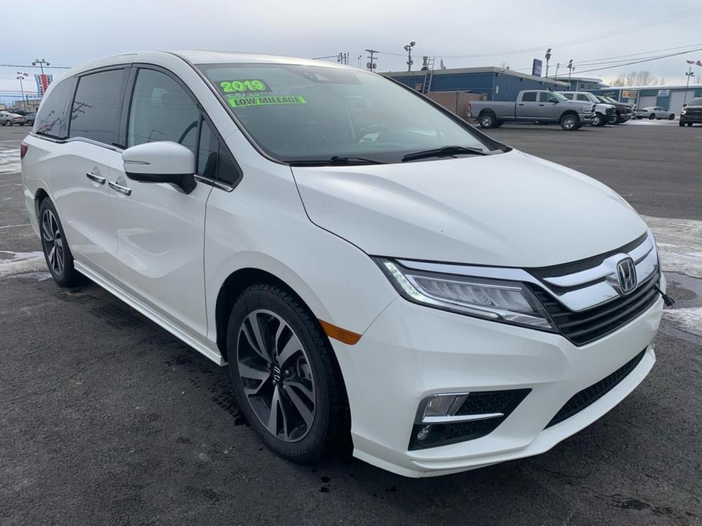 2019 WHITE HONDA ODYSSEY ELITE (5FNRL6H9XKB) with an 3.5L engine, Automatic transmission, located at 2525 S. Cushman, Fairbanks, AK, 99701, (907) 452-5707, 64.824036, -147.712311 - Photo#0