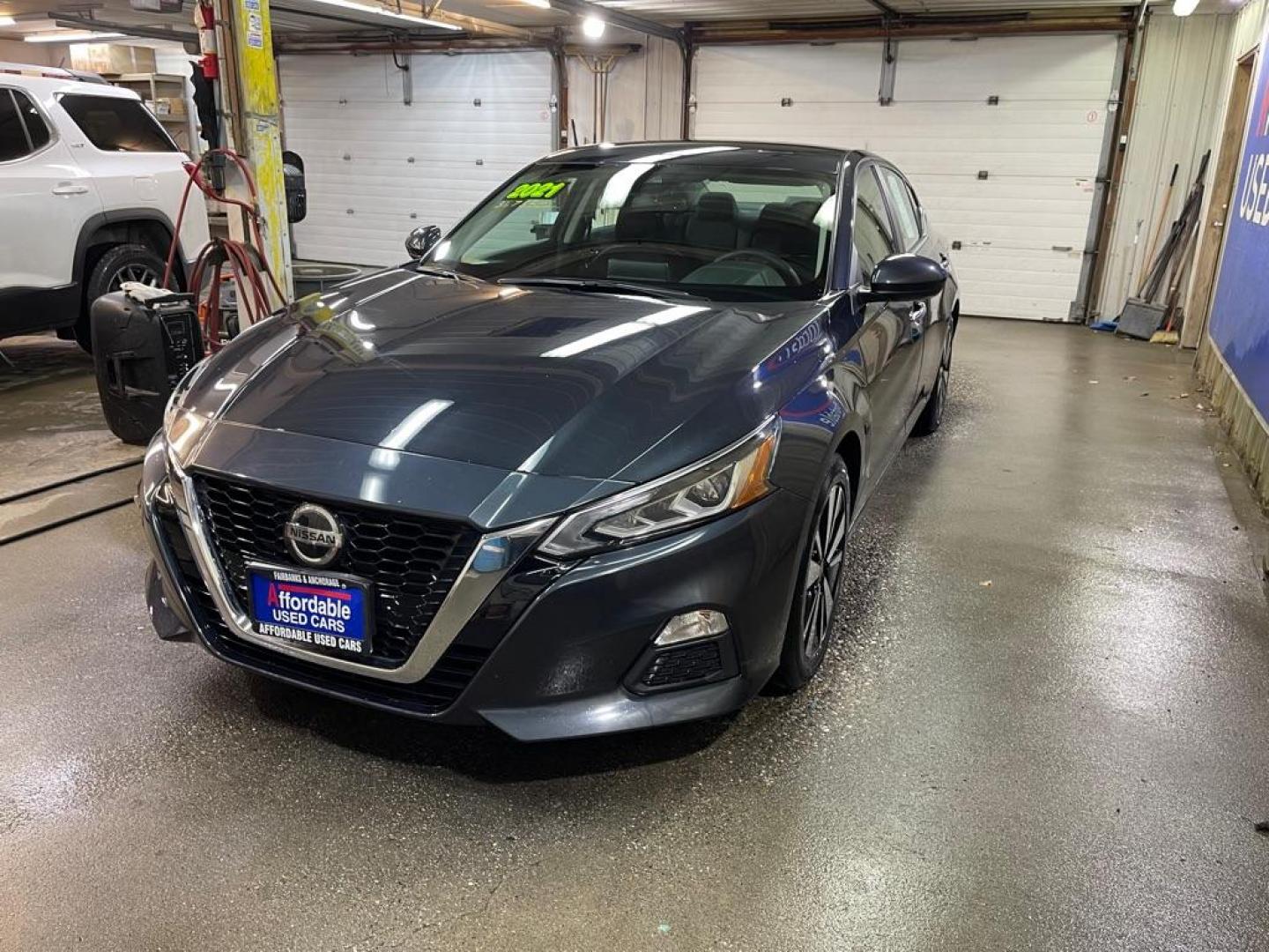 2021 BLUE NISSAN ALTIMA SV (1N4BL4DVXMN) with an 2.5L engine, Continuously Variable transmission, located at 2525 S. Cushman, Fairbanks, AK, 99701, (907) 452-5707, 64.824036, -147.712311 - Photo#1