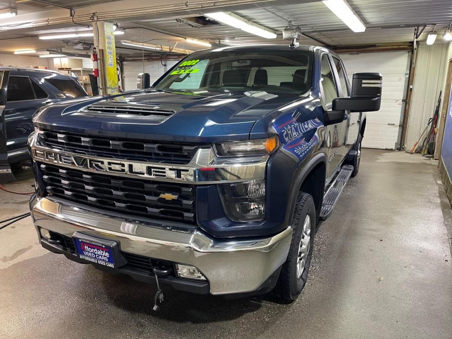 2022 BLUE CHEVROLET SILVERADO 2500 HEAVY DUTY LT (1GC4YNE71NF) with an 6.6L engine, Automatic transmission, located at 2525 S. Cushman, Fairbanks, AK, 99701, (907) 452-5707, 64.824036, -147.712311 - Photo#1