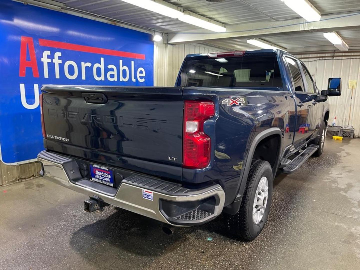 2022 BLUE CHEVROLET SILVERADO 2500 HEAVY DUTY LT (1GC4YNE71NF) with an 6.6L engine, Automatic transmission, located at 2525 S. Cushman, Fairbanks, AK, 99701, (907) 452-5707, 64.824036, -147.712311 - Photo#2