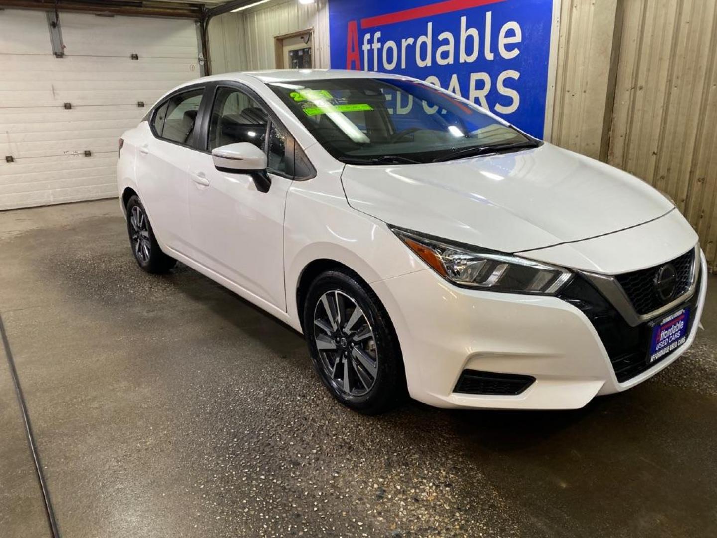 2021 WHITE NISSAN VERSA SV (3N1CN8EV0ML) with an 1.6L engine, Continuously Variable transmission, located at 2525 S. Cushman, Fairbanks, AK, 99701, (907) 452-5707, 64.824036, -147.712311 - Photo#1