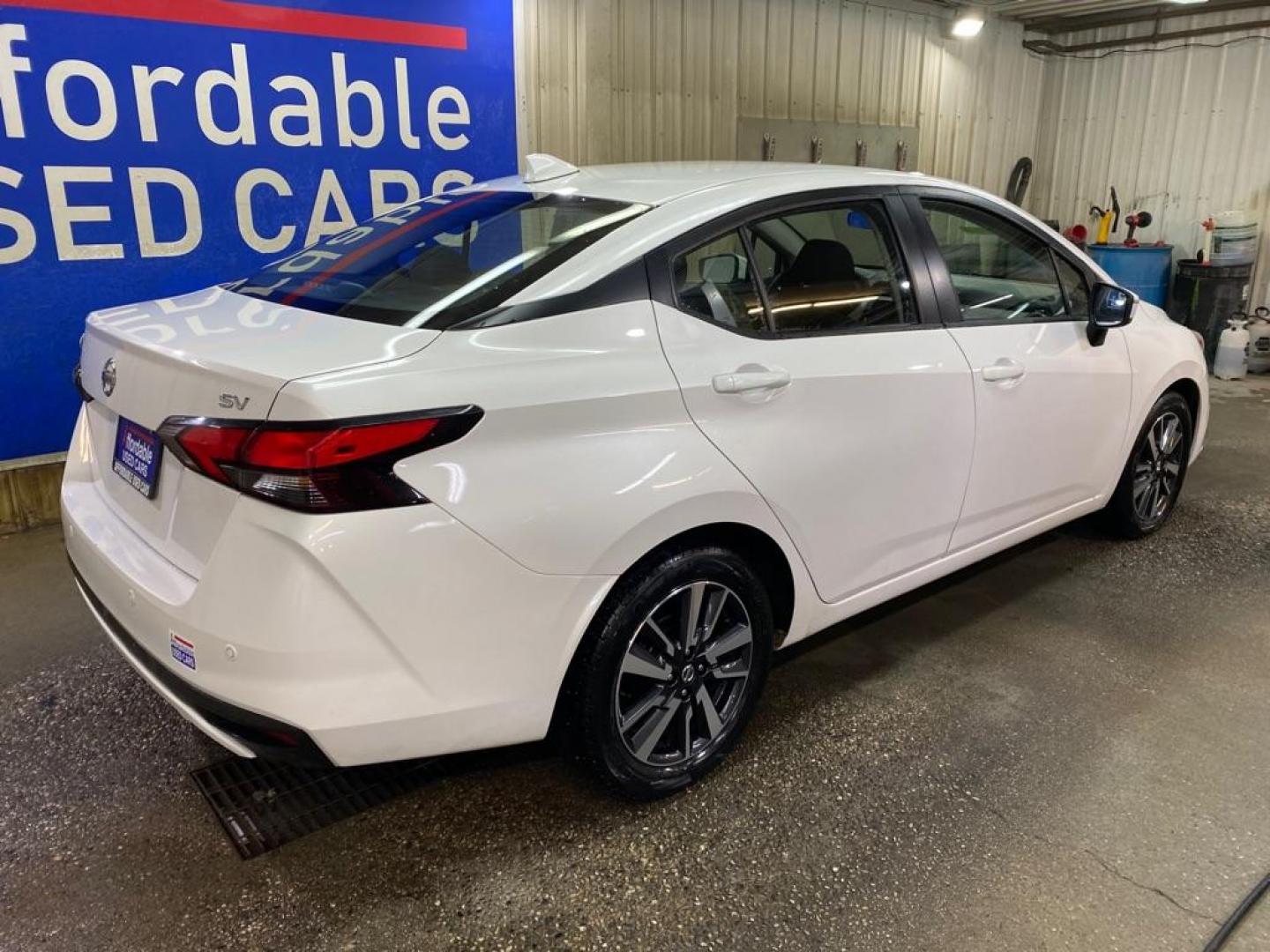 2021 WHITE NISSAN VERSA SV (3N1CN8EV0ML) with an 1.6L engine, Continuously Variable transmission, located at 2525 S. Cushman, Fairbanks, AK, 99701, (907) 452-5707, 64.824036, -147.712311 - Photo#3