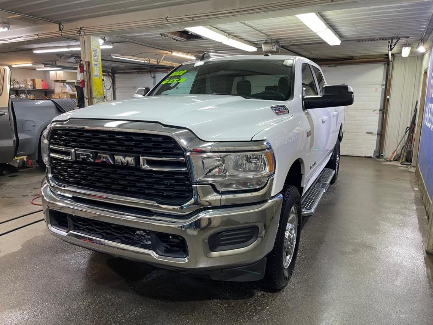 2022 WHITE RAM 2500 BIG HORN/LONE STAR (3C6UR5DJ8NG) with an 6.4L engine, Automatic transmission, located at 2525 S. Cushman, Fairbanks, AK, 99701, (907) 452-5707, 64.824036, -147.712311 - Photo#1