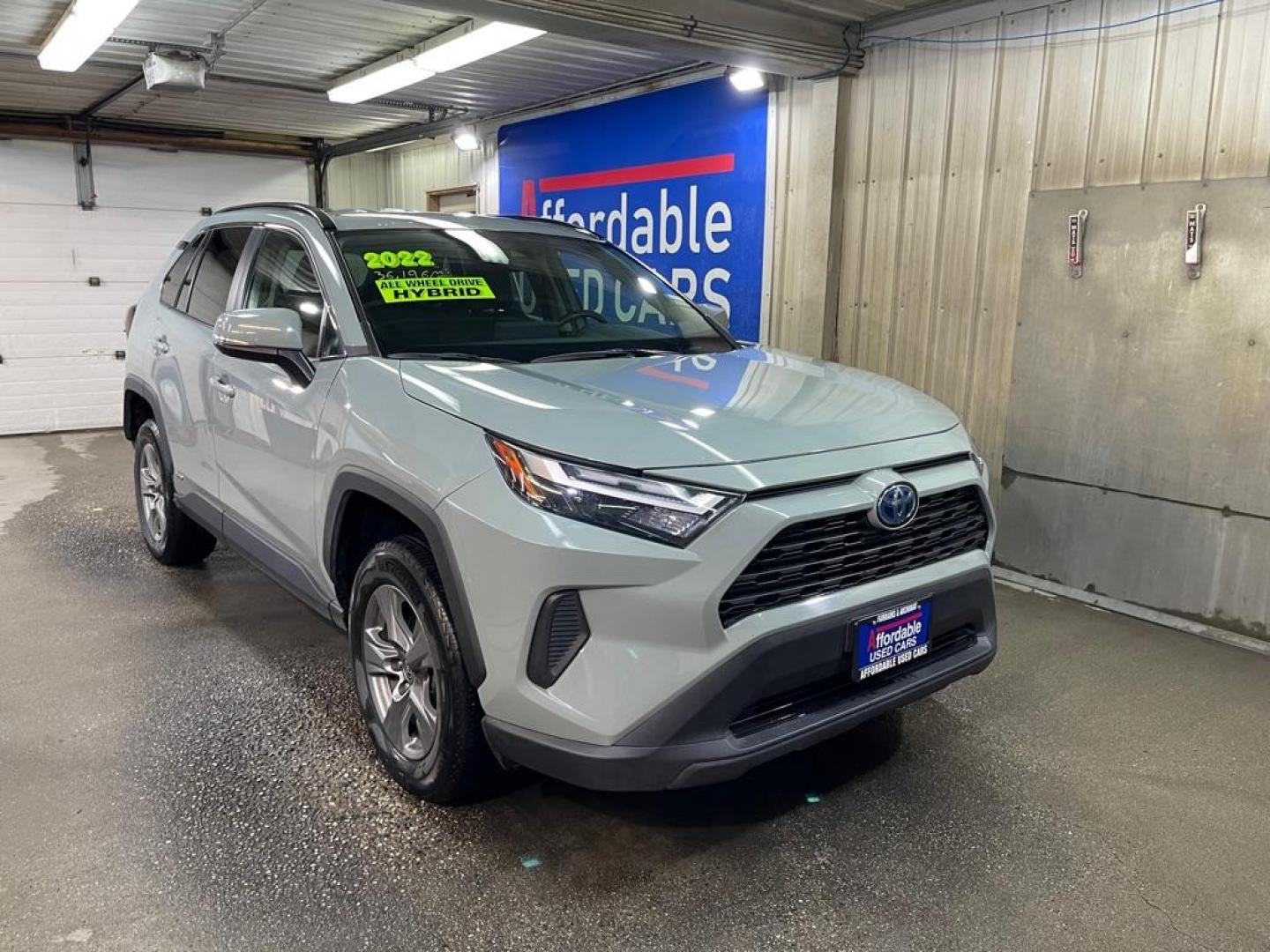 2022 GRAY TOYOTA RAV4 XLE HYBRID XLE (4T3RWRFV8NU) with an 2.5L engine, Continuously Variable transmission, located at 2525 S. Cushman, Fairbanks, AK, 99701, (907) 452-5707, 64.824036, -147.712311 - Photo#0