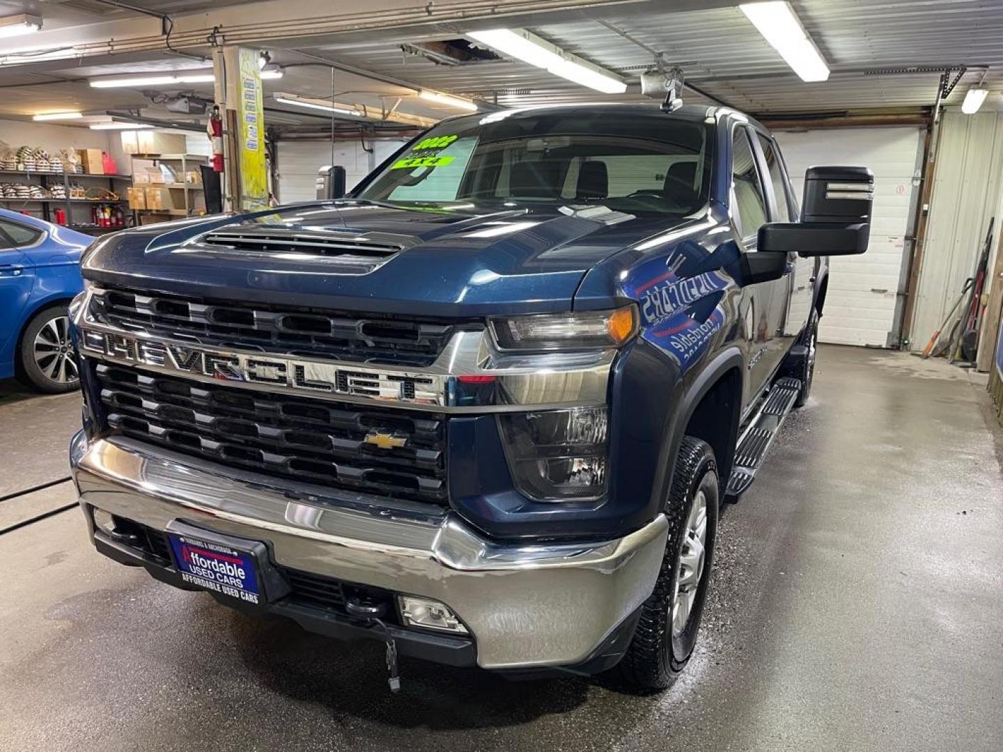 2022 BLUE CHEVROLET SILVERADO 2500 HEAVY DUTY LT (1GC4YNE76NF) with an 6.6L engine, Automatic transmission, located at 2525 S. Cushman, Fairbanks, AK, 99701, (907) 452-5707, 64.824036, -147.712311 - Photo#1