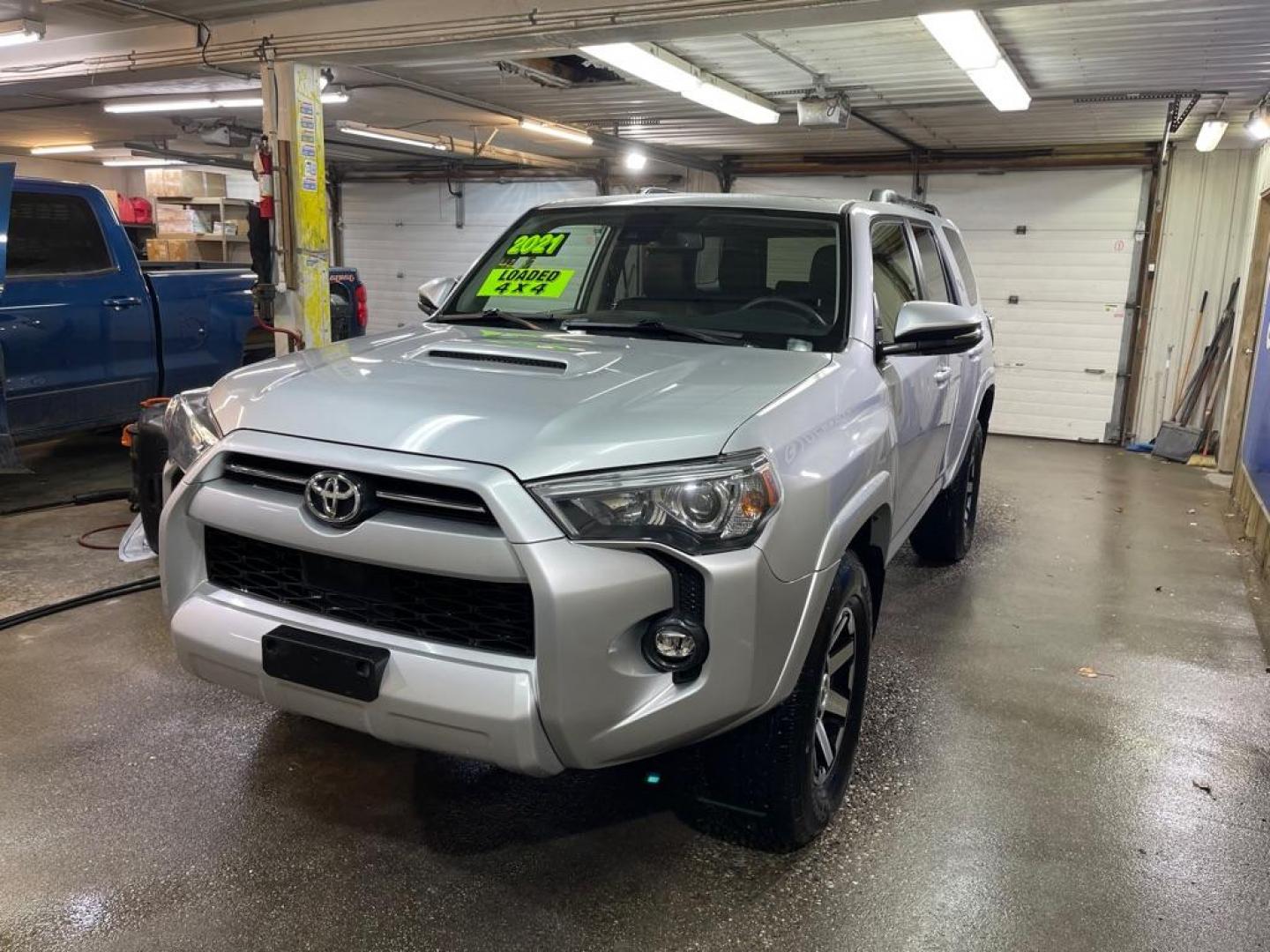 2021 SILVER TOYOTA 4RUNNER TRD SR5 PREMIUM (JTERU5JR1M5) with an 4.0L engine, Automatic transmission, located at 2525 S. Cushman, Fairbanks, AK, 99701, (907) 452-5707, 64.824036, -147.712311 - Photo#1