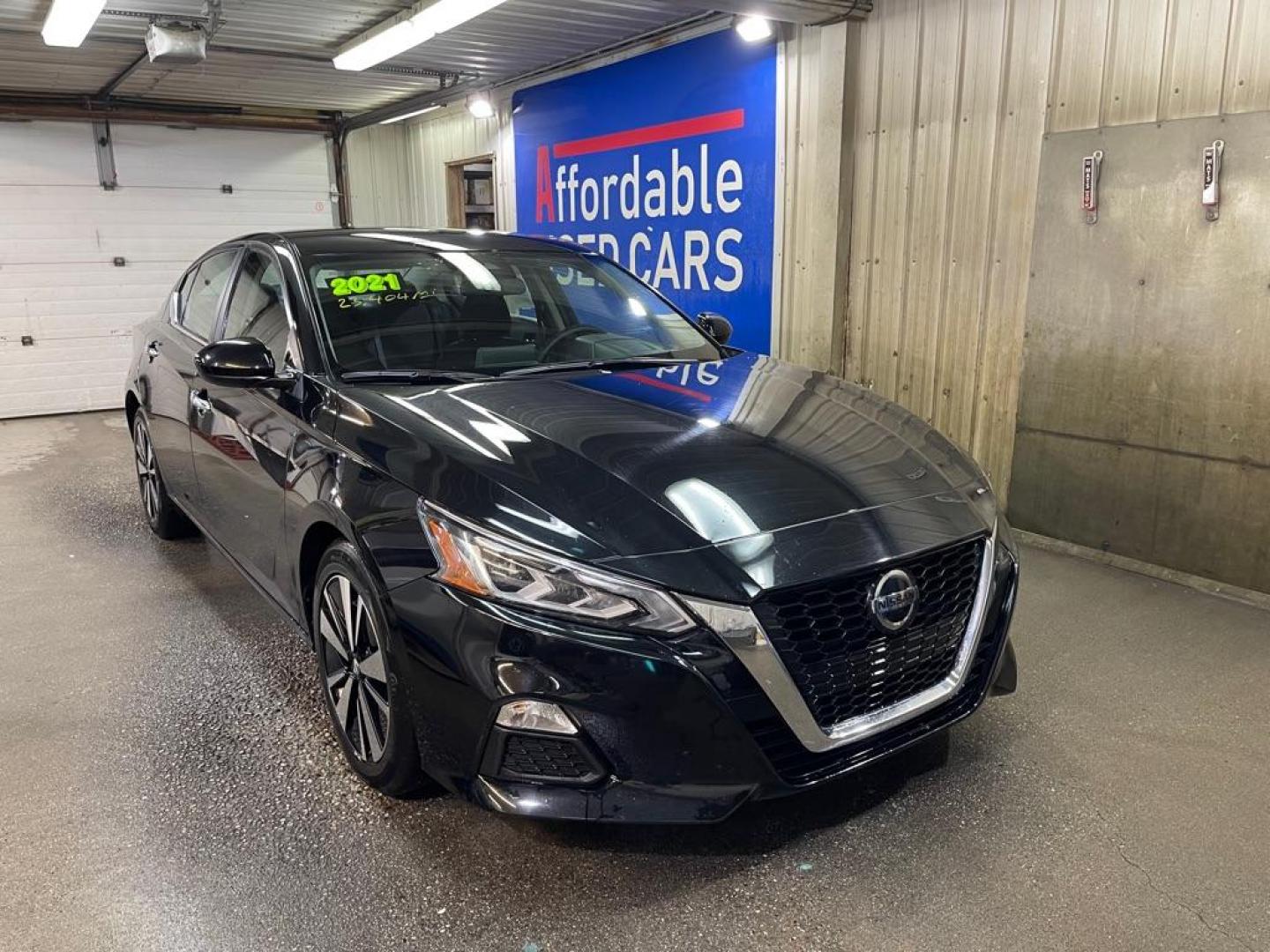 2021 BLACK NISSAN ALTIMA SV (1N4BL4DV6MN) with an 2.5L engine, Continuously Variable transmission, located at 2525 S. Cushman, Fairbanks, AK, 99701, (907) 452-5707, 64.824036, -147.712311 - Photo#0