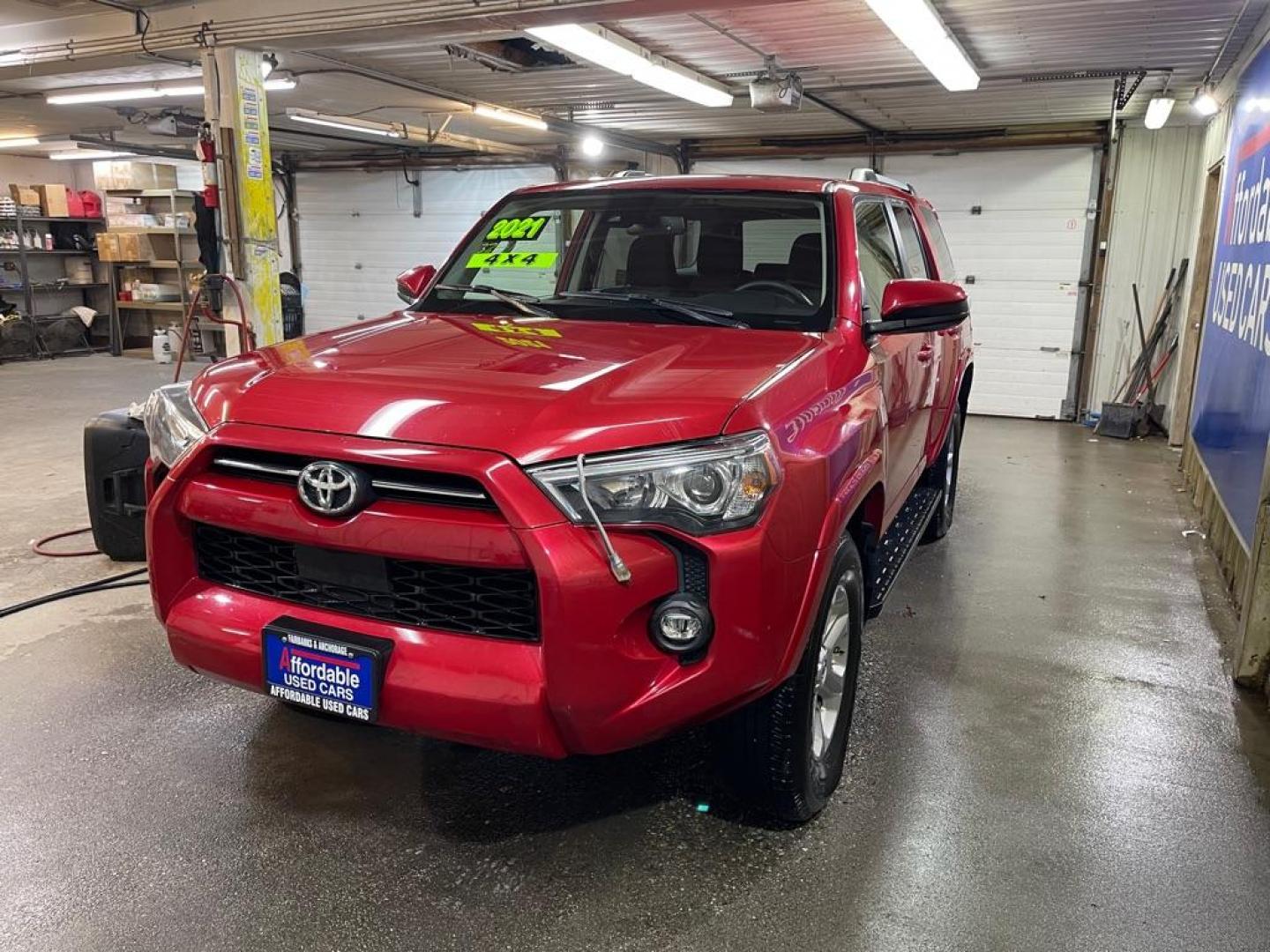 2021 RED TOYOTA 4RUNNER SR5 SR5/SR5 PREMIUM (JTEMU5JR4M5) with an 4.0L engine, Automatic transmission, located at 2525 S. Cushman, Fairbanks, AK, 99701, (907) 452-5707, 64.824036, -147.712311 - Photo#1