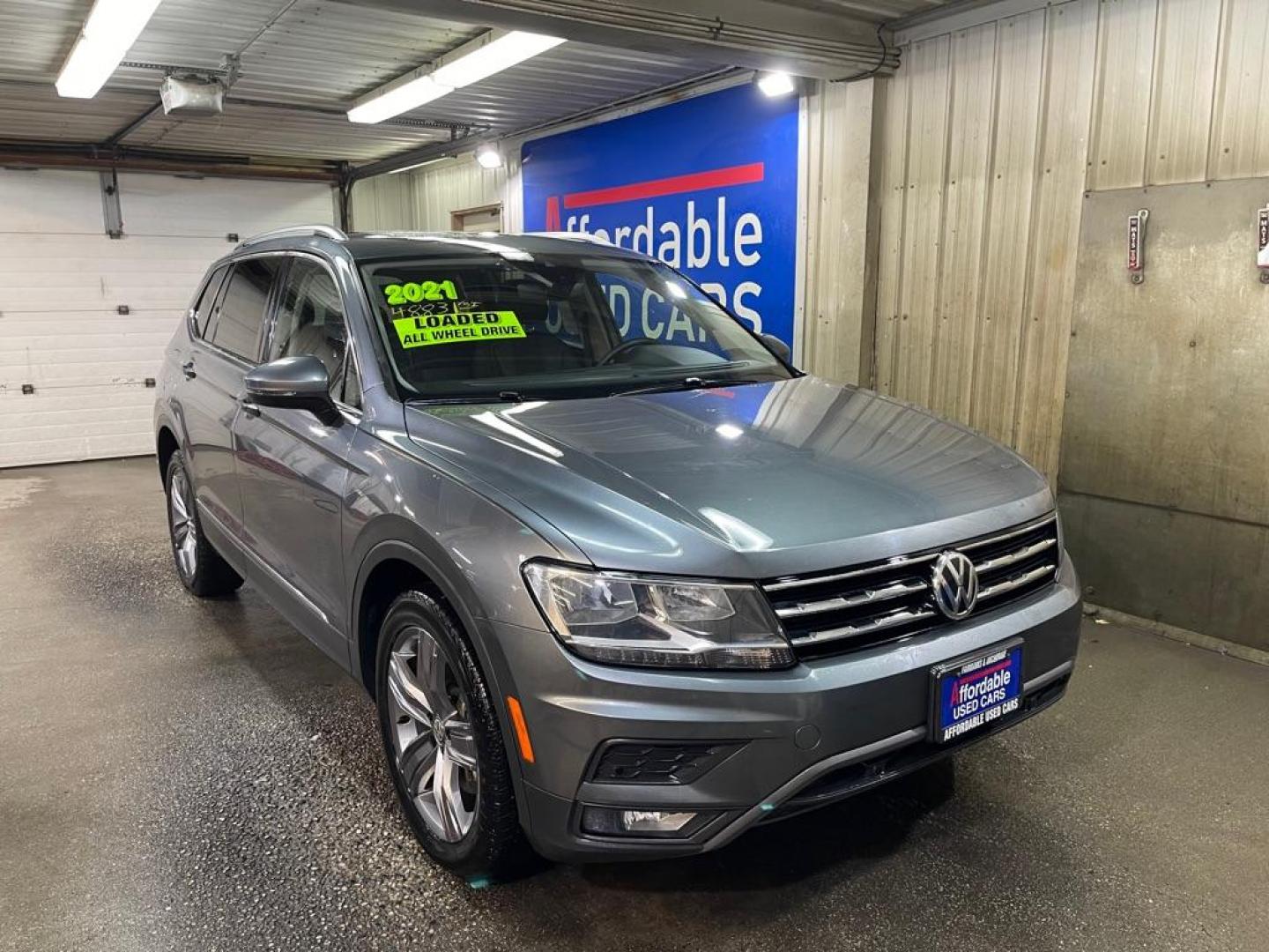 2021 GRAY VOLKSWAGEN TIGUAN SEL SEL (3VV2B7AXXMM) with an 2.0L engine, Automatic transmission, located at 2525 S. Cushman, Fairbanks, AK, 99701, (907) 452-5707, 64.824036, -147.712311 - Photo#0