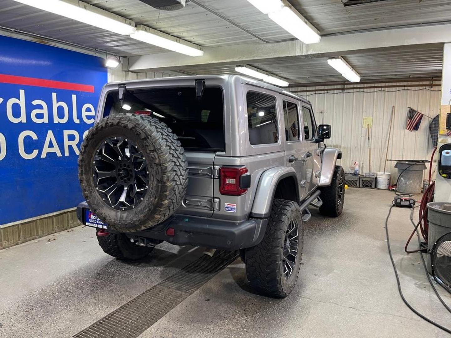 2020 GRAY JEEP WRANGLER UNLIMI RUBICON (1C4HJXFG6LW) with an 3.6L engine, Automatic transmission, located at 2525 S. Cushman, Fairbanks, AK, 99701, (907) 452-5707, 64.824036, -147.712311 - Photo#2