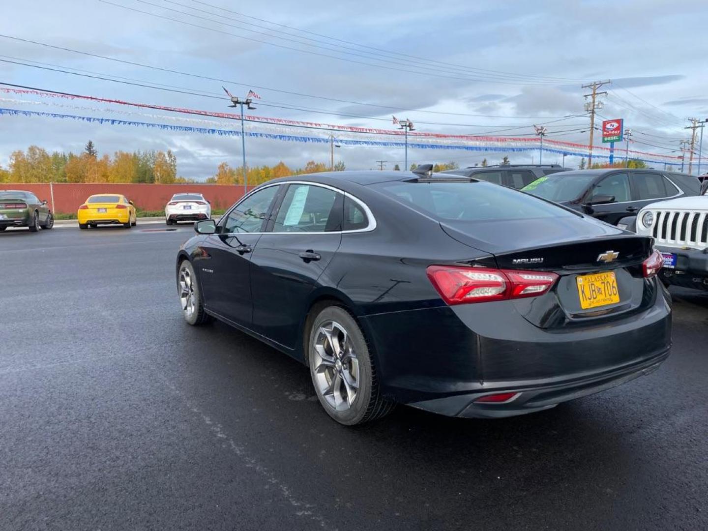 2020 BLACK CHEVROLET MALIBU LT (1G1ZD5ST2LF) with an 1.5L engine, Continuously Variable transmission, located at 2525 S. Cushman, Fairbanks, AK, 99701, (907) 452-5707, 64.824036, -147.712311 - Photo#3