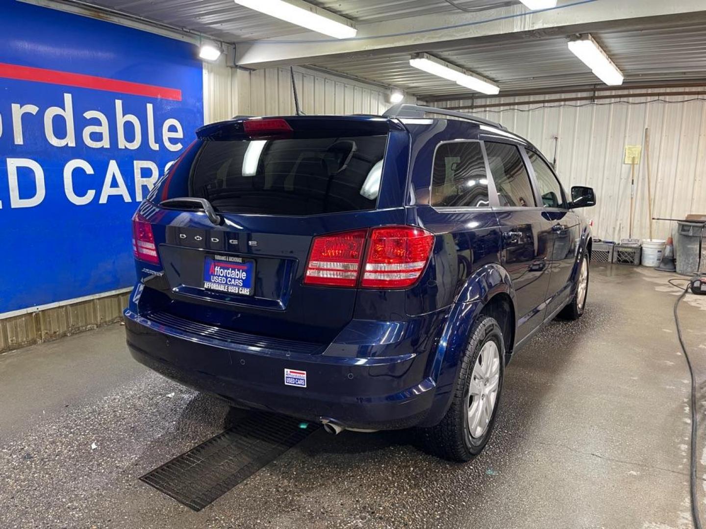 2020 BLUE DODGE JOURNEY SE (3C4PDCAB2LT) with an 2.4L engine, Automatic transmission, located at 2525 S. Cushman, Fairbanks, AK, 99701, (907) 452-5707, 64.824036, -147.712311 - Photo#2