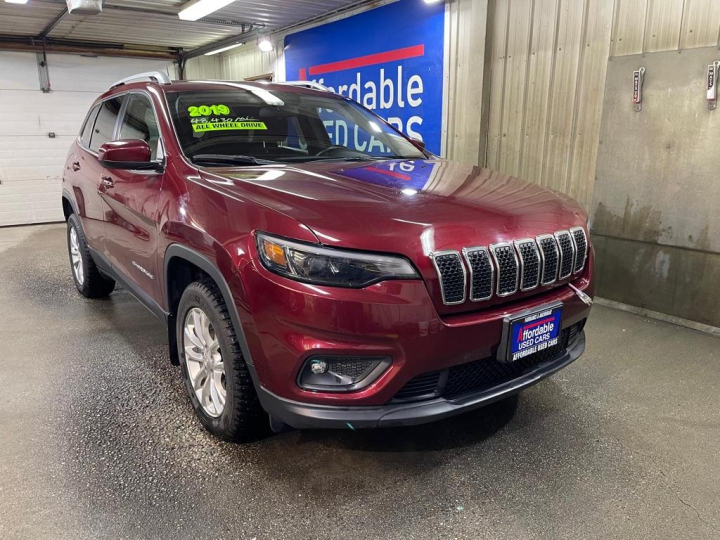 2019 RED JEEP CHEROKEE LATITUDE (1C4PJMCB2KD) with an 2.4L engine, Automatic transmission, located at 2525 S. Cushman, Fairbanks, AK, 99701, (907) 452-5707, 64.824036, -147.712311 - Photo#0