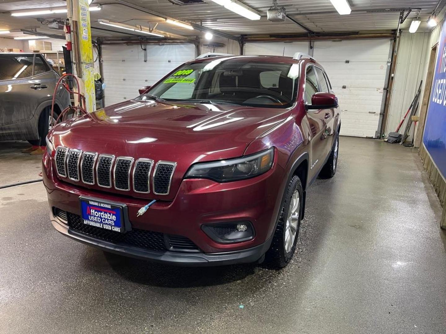 2019 RED JEEP CHEROKEE LATITUDE (1C4PJMCB2KD) with an 2.4L engine, Automatic transmission, located at 2525 S. Cushman, Fairbanks, AK, 99701, (907) 452-5707, 64.824036, -147.712311 - Photo#1