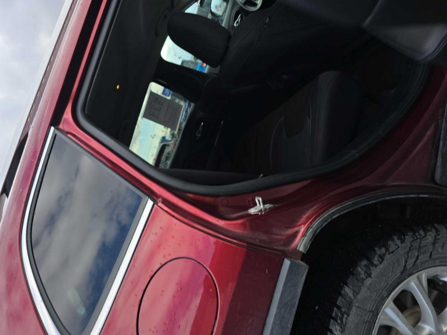 2019 RED JEEP CHEROKEE LATITUDE (1C4PJMCB2KD) with an 2.4L engine, Automatic transmission, located at 2525 S. Cushman, Fairbanks, AK, 99701, (907) 452-5707, 64.824036, -147.712311 - Photo#1