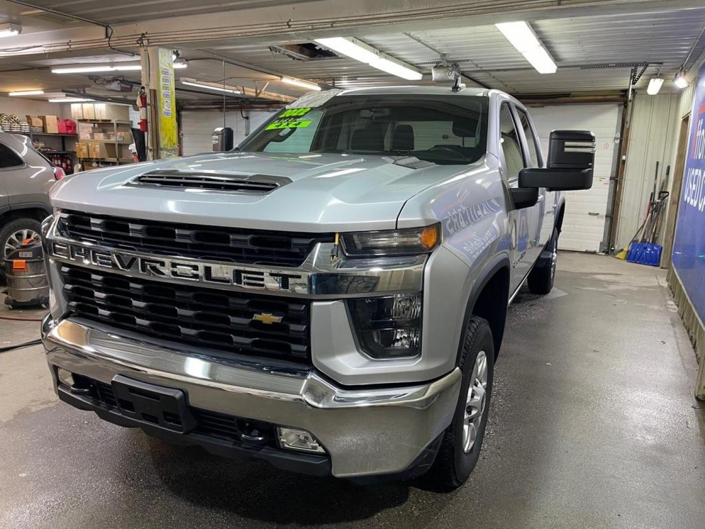 2022 SILVER CHEVROLET SILVERADO 2500 HEAVY DUTY LT (1GC4YNE78NF) with an 6.6L engine, Automatic transmission, located at 2525 S. Cushman, Fairbanks, AK, 99701, (907) 452-5707, 64.824036, -147.712311 - Photo#1